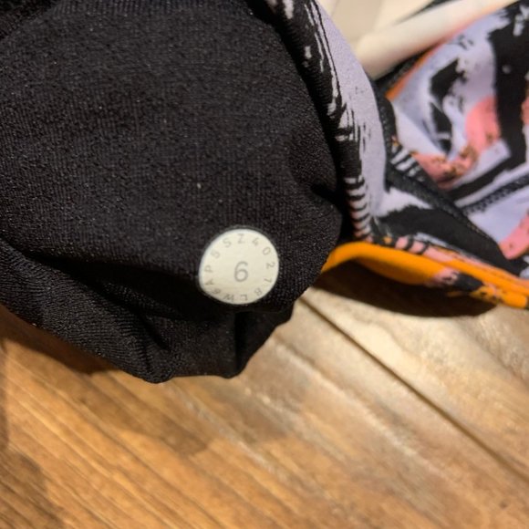 Lululemon colourful mesh side capri leggings - Picture 6 of 11